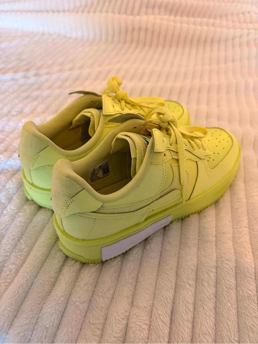Nike Air Force 1 Nike React - Neon